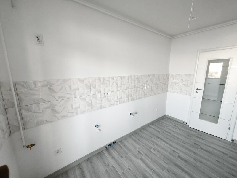 Ghencea, 2 camere decomandat, 3/8, bloc nou finisat, comision 0%.