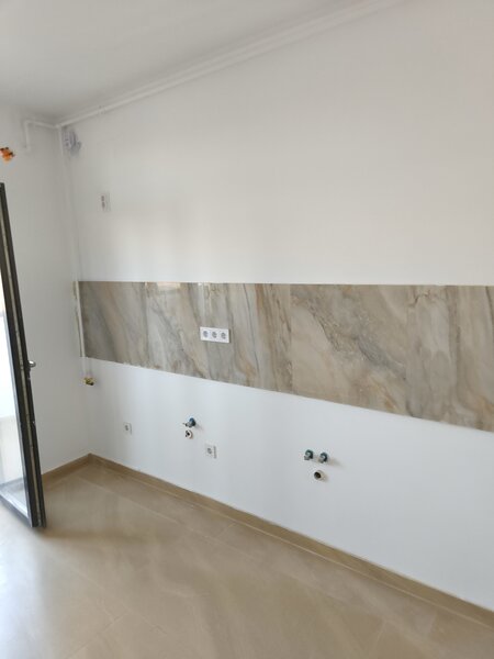 Ghencea, 2 camere decomandat, 3/8, bloc nou finisat, comision 0%.