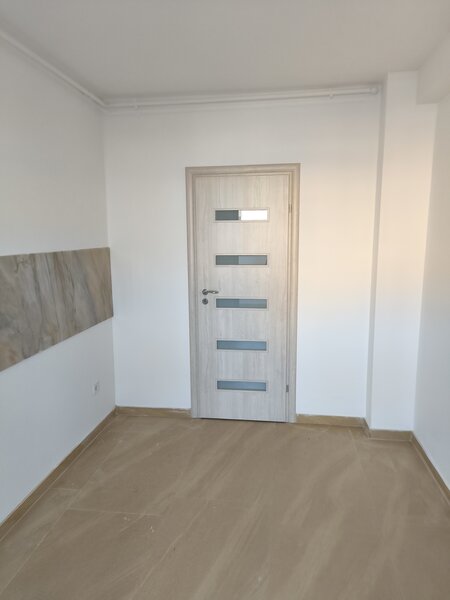 Ghencea, 2 camere decomandat, 3/8, bloc nou finisat, comision 0%.